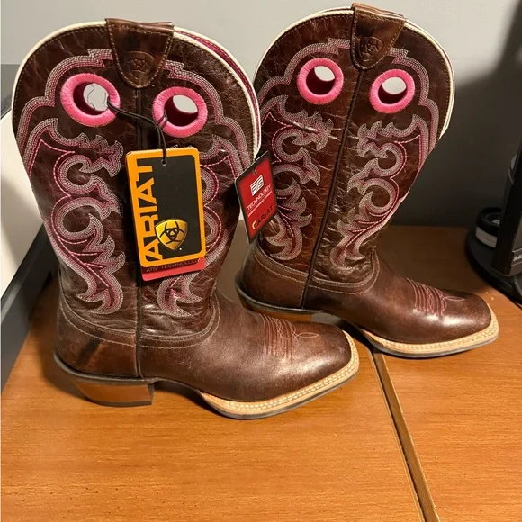 Brand new Ariat women’s Brown and Pink Western Boots - Picture 2 of 4
